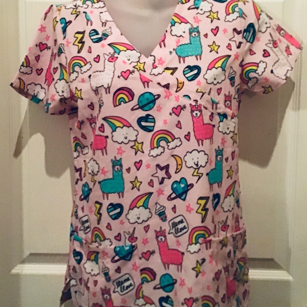 Cute ‘LLAMA LOVE’ Print Scrub Top